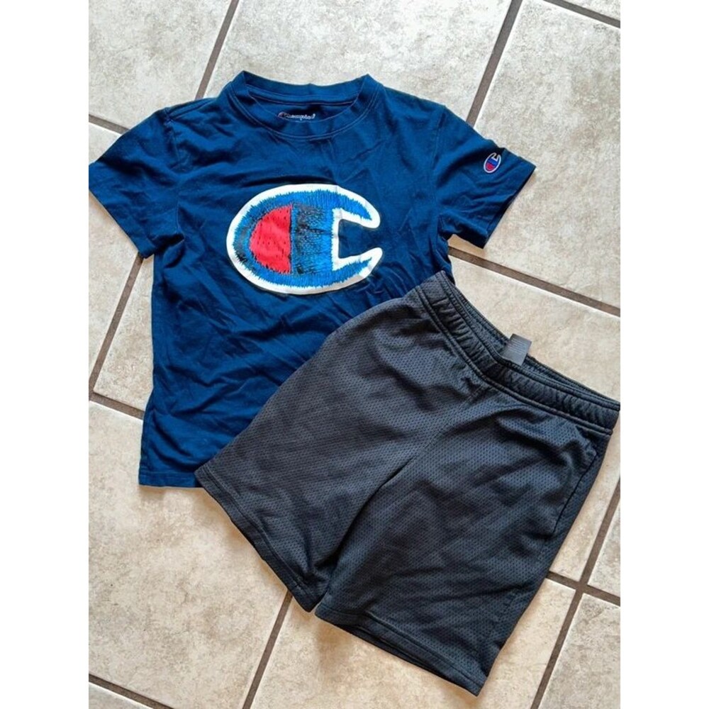 Boys Champion Shirt & Shorts Set Size Small